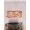 Image 2 : 5 CANADIAN BILLS - FOUR 1973 1 DOLLAR BILLS AND 1974 2 DOLLAR BILL