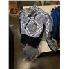 Image 2 : 10 HOODIES HALF SIZE MEDIUM HALF SIZE SMALL ONE MEDIUM IS LULULEMON
