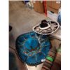 Image 2 : LOT OF THROW RUGS AND SOMBREROS