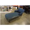 Image 1 : BLUE UPHOLSTERED CHAISE