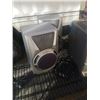 Image 2 : SANYO STEREO, GEORGE FORMAN CHAMP GRILL, CANDLE AND PET CAGE
