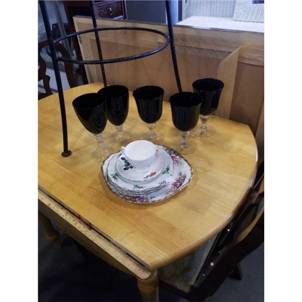 ROYAL VALE CHINA CUP AND SAUCER, CHINA PLATES AND 5 GLASSES