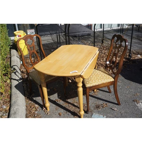 MAPLE DINING TABLE WITH 2 CHAIRS