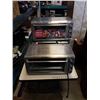 Image 1 : STAINLESS TOASTER OVENS - CUISINART AND BLACK AND DECKER
