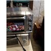 Image 5 : STAINLESS TOASTER OVENS - CUISINART AND BLACK AND DECKER