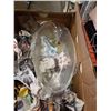 Image 2 : BOX OF CRYSTAL AND GLASSWARE