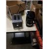 Image 1 : 2 SLICE TOASTER AND COFFEE MAKER