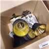 Image 2 : 2 BOXES OF HOME DECOR