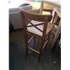 Image 8 : BAR HEIGHT TABLE WITH 3 BAR STOOLS