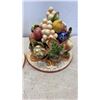 Image 3 : PAIR OF FITZ AND FLOYD PORCELAIN WALL LOOSE LEAF SCOUNCES