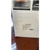 Image 3 : AS NEW INSIGNIA 9.5 LITRE DIGITAL AIR FRYER IN BOX