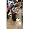 Image 1 : 4 DECORATIVE VASES AND ADJUSTABLE TABLE LAMP