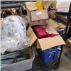 Image 1 : LOT OF ESTATE GOODS AND LINENS