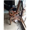 Image 3 : Rustic Log Cabin Chair, Oar, Ducks