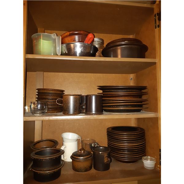 Arabia Rustic Dinnerware from Finland Cat A