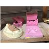 Image 1 : Dog Paw Mold & Gorilla Jaw Mold