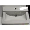 Image 1 : WHITE WALLMOUNT PORCELAIN SINK