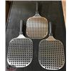 Image 1 : 3 NEW BROWNE STAINLESS STEEL PERFORATED PIZZA