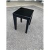 Image 1 : End table