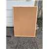 Image 1 : Cork board
