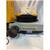 Image 2 : Kodak Emtagraphic slide projector with remote and manual