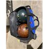 Image 1 : Bowling balls in rolling bag