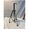 Image 1 : Instrument stand