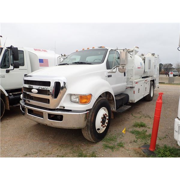 2008 FORD F750 XLT Fuel / Lube Truck