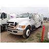 Image 1 : 2008 FORD F750 XLT Fuel / Lube Truck