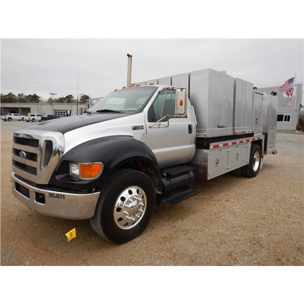 2006 FORD F750 XL Fuel / Lube Truck