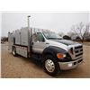 Image 4 : 2006 FORD F750 XL Fuel / Lube Truck
