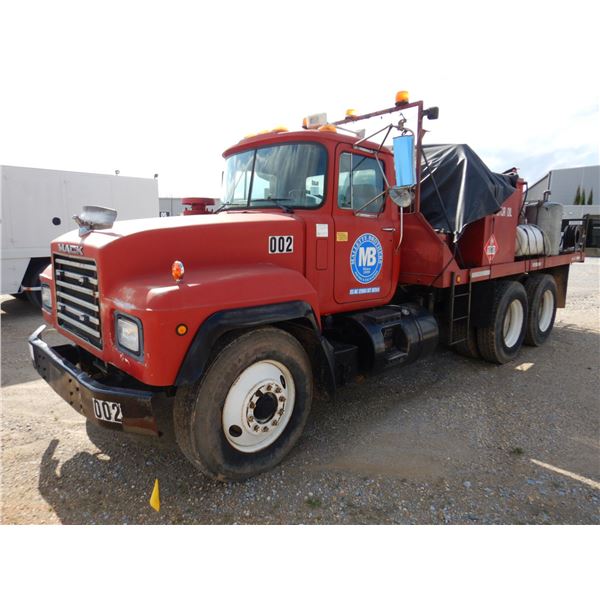 2000 MACK RD690S Fuel / Lube Truck