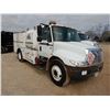 Image 4 : 2004 INTERNATIONAL 4300 Fuel / Lube Truck
