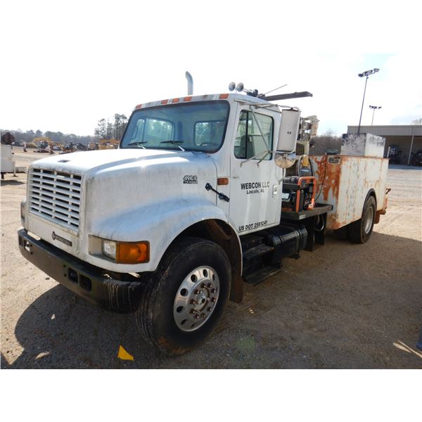 2001 INTERNATIONAL 4900 Service / Mechanic Truck