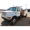 Image 1 : 2001 INTERNATIONAL 4900 Service / Mechanic Truck