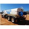 Image 2 : 2016 PETERBILT 348 Water Truck