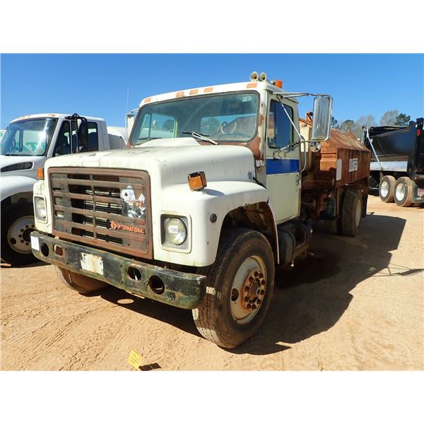 2019 INTERNATIONAL 1954 Water Truck