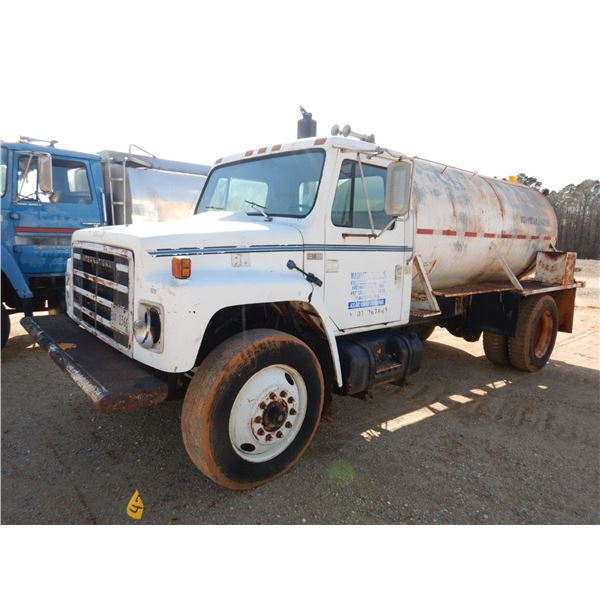 1985 INTERNATIONAL S1900 Water Truck