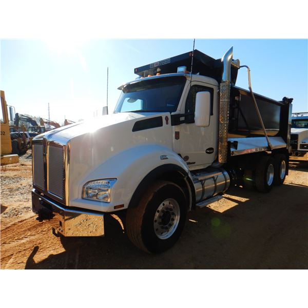 2020 KENWORTH T880 Dump Truck