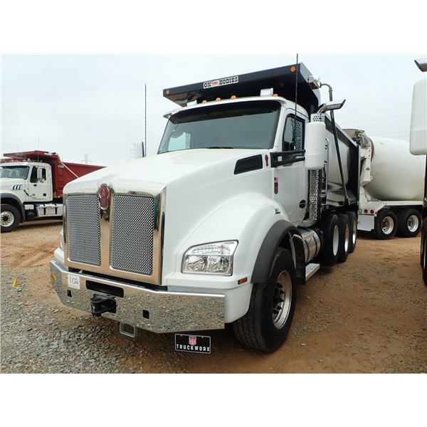2021 KENWORTH T880 Dump Truck