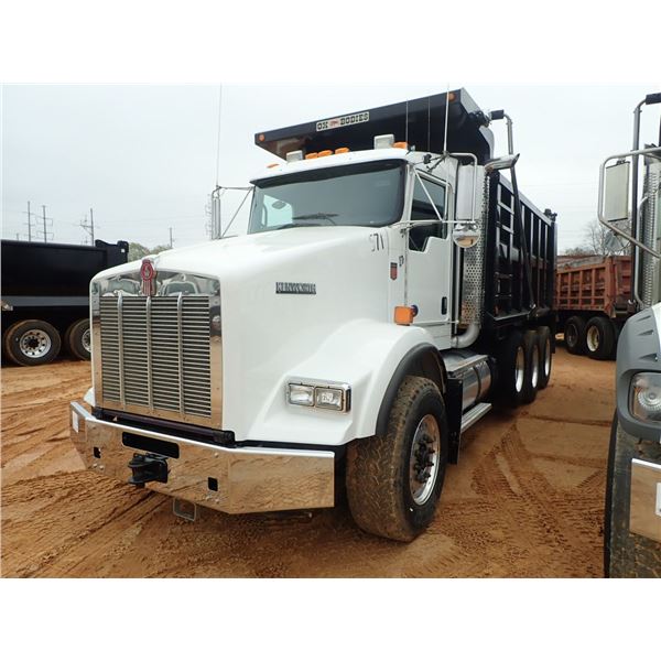 2020 KENWORTH T800 Dump Truck