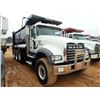 Image 3 : 2020 MACK GR64F Dump Truck