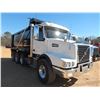 Image 4 : 2021 VOLVO VHD Dump Truck