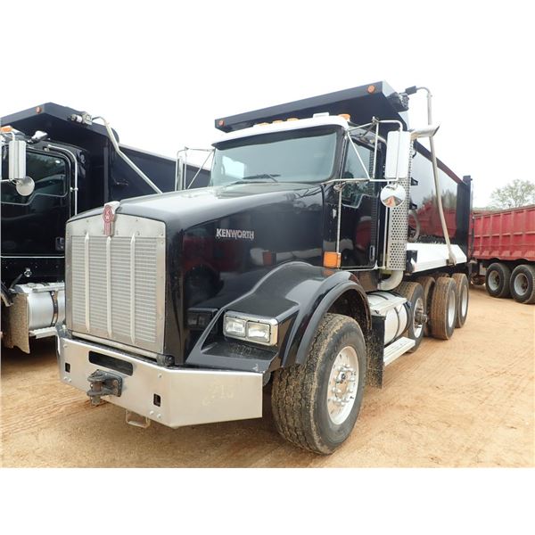 2016 KENWORTH T800 Dump Truck