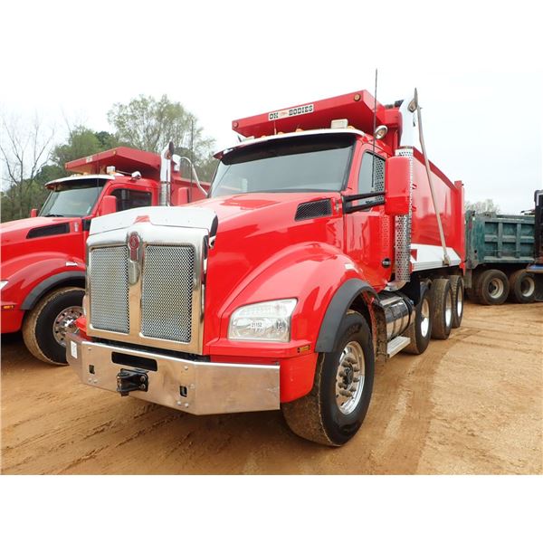 2016 KENWORTH T880 Dump Truck