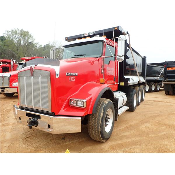 2011 KENWORTH T800 Dump Truck