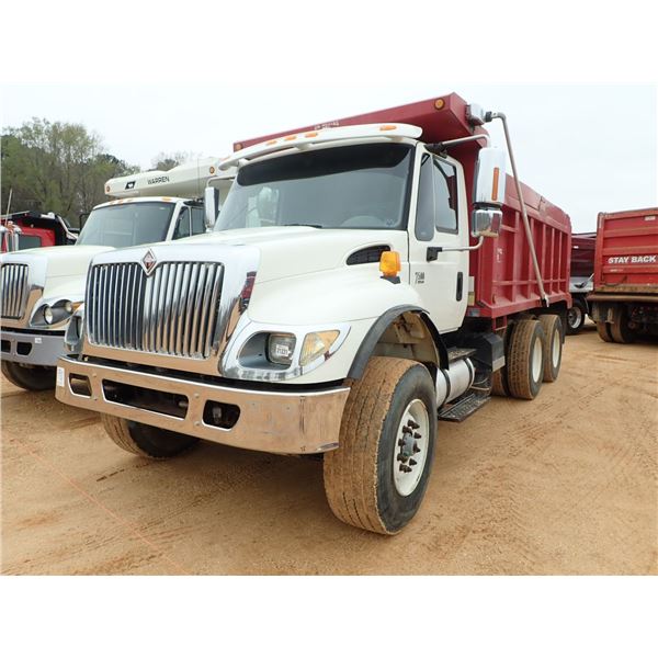2004 INTERNATIONAL 7500 Dump Truck