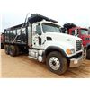 Image 3 : 2007 MACK CV713 Dump Truck