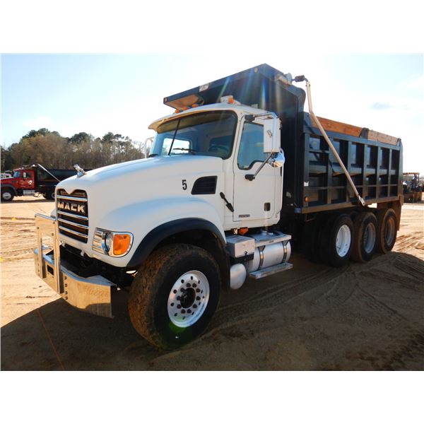 2007 MACK CV713 Dump Truck