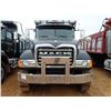 Image 2 : 2002 MACK CV713 Dump Truck